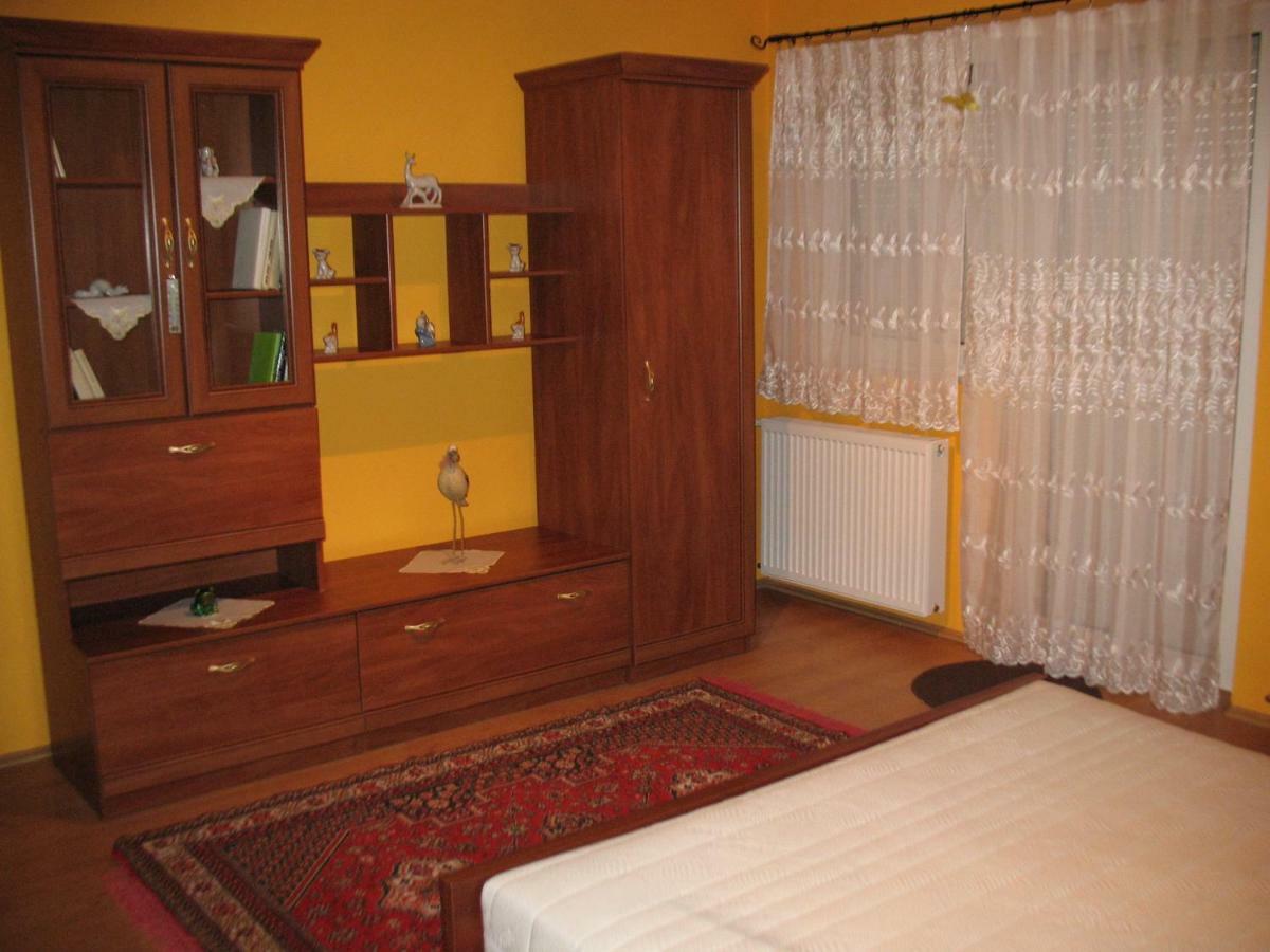 Menyhart Apartman Gyenesdiason 6 Fo Reszere Luaran gambar